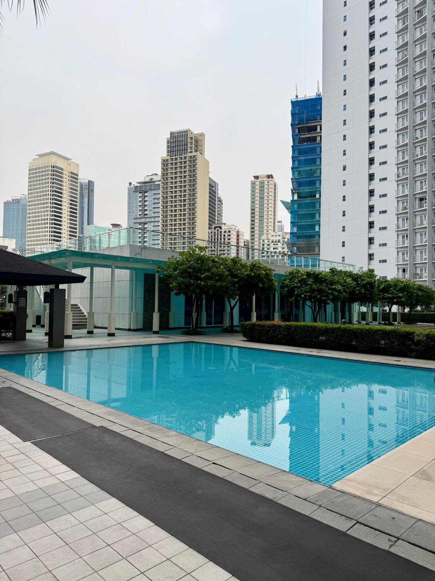 Serene Suite In Jazz Residences Makati City Екстериор снимка